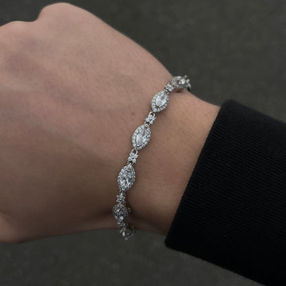 CRYSTAL-EYE BRACELET